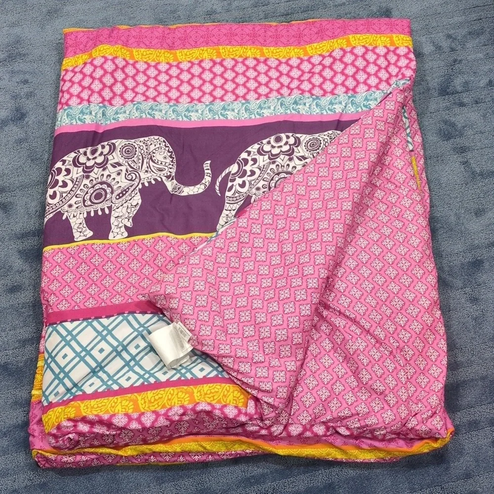 Meghana Twin comforter & standard sham with matching curtains